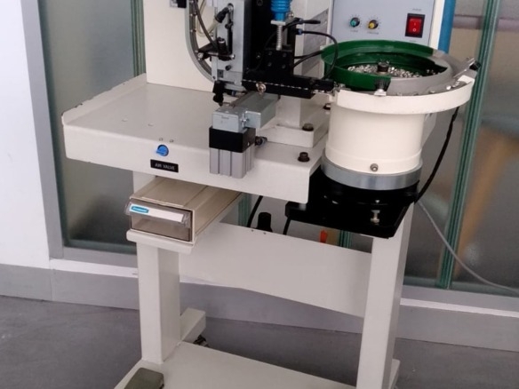 Unknown Half Pearl Attaching Machine